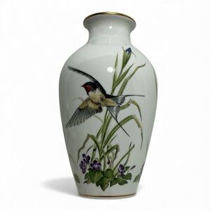 Franklin Porcelain Meadowland Bird Vase with Bird and Floral Design